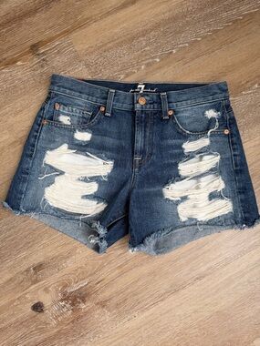 EUC 7 for all mankind distressed jean shorts women 26